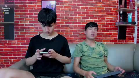 Snapshot of jhon_kleinn chatting on May 21, 7:54 pm Jake y Troy online show from May 21, 7:54 pm