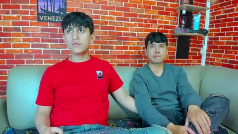 Snapshot of jhon_kleinn chatting on May 25, 8:48 pm Jake y Troy online show from May 25, 8:48 pm
