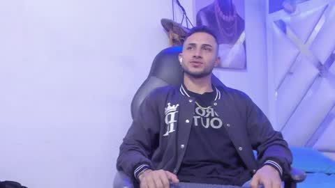 Snapshot of jhonny_flames7 chatting on December 13, 1:59 am jhonny online show from December 13, 1:59 am