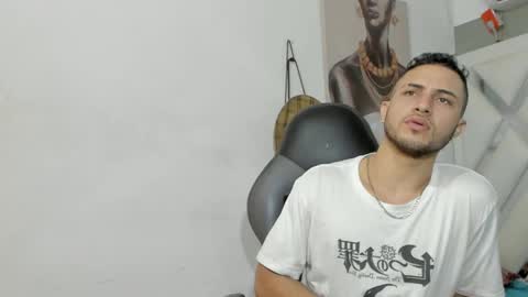 Snapshot of jhonny_flames7 chatting on January 22, 4:02 am jhonny online show from January 22, 4:02 am