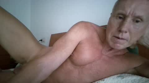 Snapshot of jhonpelopaja2 chatting on October 9, 10:02 am jhonpelopaja2 online show from October 9, 10:02 am