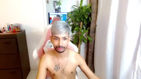 Snapshot of jhonsonvlatino chatting on October 9, 2:31 am jhonsonvlatino online show from October 9, 2:31 am