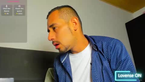 Snapshot of jhonyalzate chatting on February 20, 6:26 am Jhony Alzate online show from February 20, 6:26 am