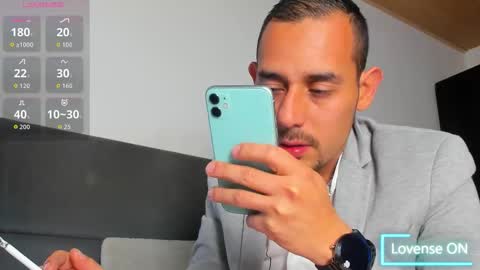 Snapshot of jhonyalzate chatting on February 27, 2:55 am Jhony Alzate online show from February 27, 2:55 am