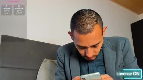 Snapshot of jhonyalzate chatting on March 1, 2:02 am Jhony Alzate online show from March 1, 2:02 am