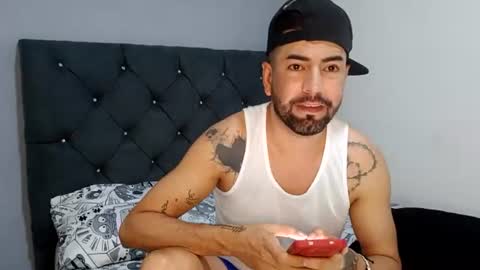 Snapshot of jhos_collins chatting on July 4, 6:58 pm Jhoss online show from July 4, 6:58 pm