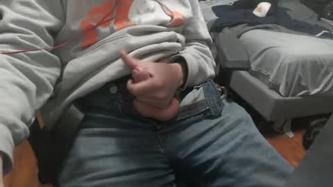 Snapshot of jhypelvx chatting on December 3, 3:20 am jay online show from December 3, 3:20 am