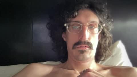 Jigz1986 online show from April 16, 1:01 pm