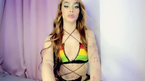 Snapshot of jimenna__ chatting on February 17, 6:20 am jimenna online show from February 17, 6:20 am