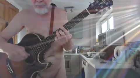 Snapshot of jimmybenido chatting on April 17, 4:54 pm Jim Redgewell online show from April 17, 4:54 pm