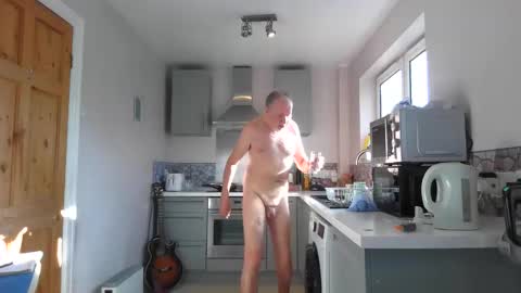 Snapshot of jimmybenido chatting on April 30, 4:57 pm Jim Redgewell online show from April 30, 4:57 pm