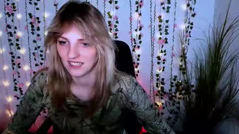 jina_toys online show from September 12, 7:25 pm