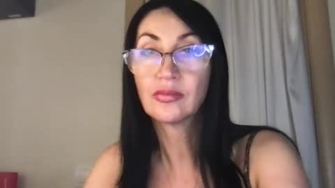 Snapshot of jinaluv chatting on June 12, 10:08 pm jinaluv online show from June 12, 10:08 pm
