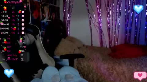 Snapshot of jinx_25 chatting on February 15, 12:15 am  Jinx  online show from February 15, 12:15 am