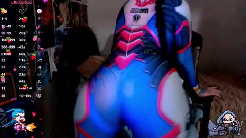 Snapshot of jinx_25 chatting on March 5, 8:21 pm  Jinx  online show from March 5, 8:21 pm