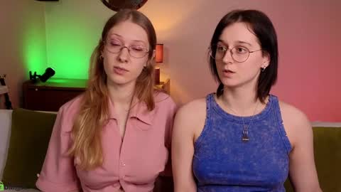 Snapshot of jitoon_exe chatting on January 26, 4:09 pm Hey Guys We are Julia ginger  Tina brunette online show from January 26, 4:09 pm