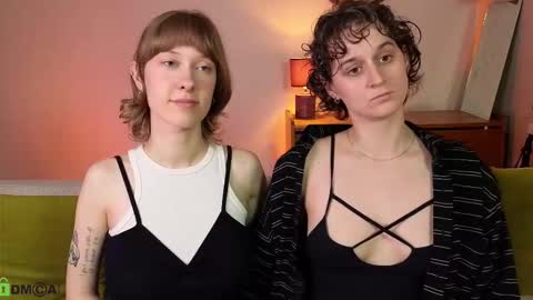 Snapshot of jitoon_exe chatting on September 20, 7:15 pm Hey Guys We are Julia ginger  Tina brunette online show from September 20, 7:15 pm