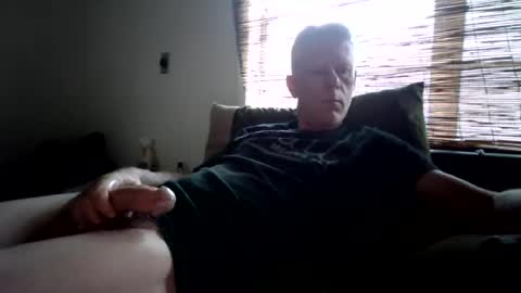 jizzmitten5 online show from July 9, 7:07 pm