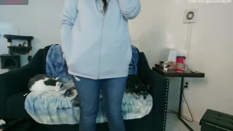 Snapshot of jjjust4fun1985 chatting on December 24, 12:11 am Nicole Allen online show from December 24, 12:11 am