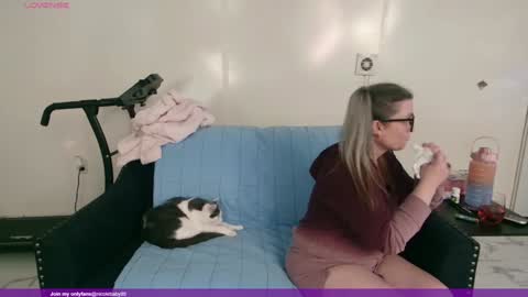 Snapshot of jjjust4fun1985 chatting on January 24, 1:45 am Nicole Allen online show from January 24, 1:45 am