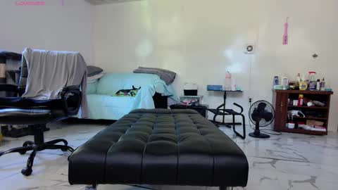 Snapshot of jjjust4fun1985 chatting on September 19, 7:47 pm Nicole Allen online show from September 19, 7:47 pm