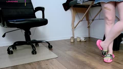 Nicole  Allen online show from February 26, 11:04 pm