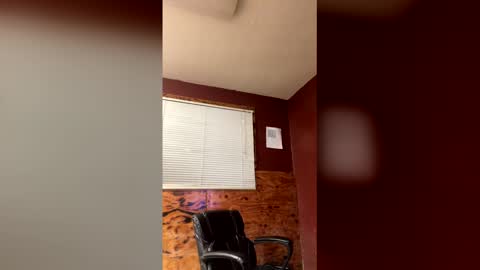 Snapshot of jjuarez5409 chatting on January 18, 1:42 am jjuarez5409 online show from January 18, 1:42 am