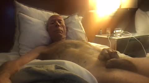 Snapshot of jlk7777 chatting on March 12, 1:19 pm jlk7777 online show from March 12, 1:19 pm