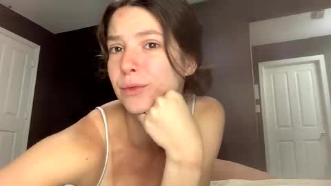 Snapshot of jlynn1997 chatting on June 8, 1:00 pm jlynn1997 online show from June 8, 1:00 pm