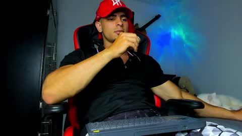 IGJmortton online show from April 10, 1:55 am