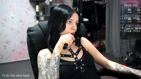 joan_wilson online show from April 5, 9:56 pm