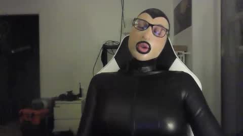 Snapshot of joanesxfree chatting on October 16, 9:27 pm The sweetest toy online show from October 16, 9:27 pm