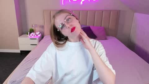 joann_shermann online show from May 21, 1:23 am