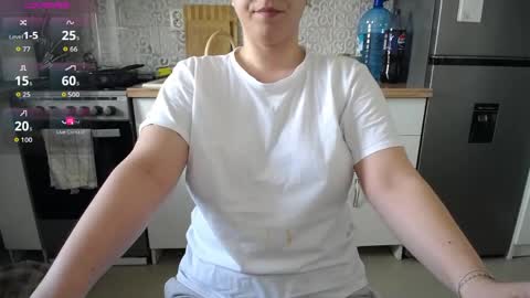Snapshot of joanna_cw chatting on April 9, 9:04 am Jo online show from April 9, 9:04 am