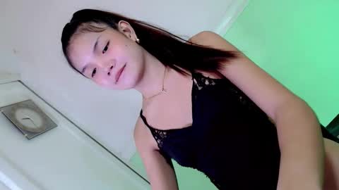 Snapshot of joanna_johnson chatting on April 19, 12:43 am joanna_johnson online show from April 19, 12:43 am