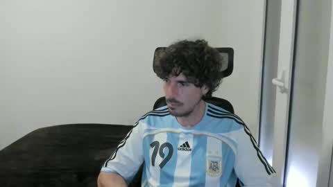 Snapshot of joaquin420_hot chatting on February 23, 8:44 am joaquin420_hot online show from February 23, 8:44 am