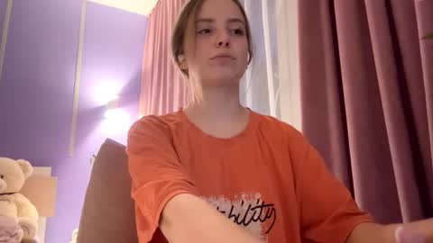 Lina online show from November 29, 11:57 am