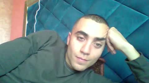 Snapshot of joe33ht chatting on March 2, 12:32 pm joe33ht online show from March 2, 12:32 pm