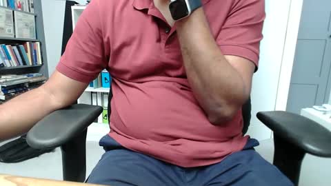 Snapshot of joe765shades chatting on May 28, 10:01 am joe765shades online show from May 28, 10:01 am
