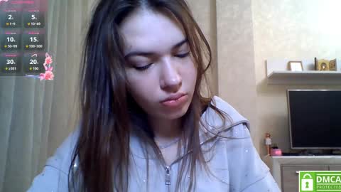 Jennifer online show from March 31, 7:03 pm