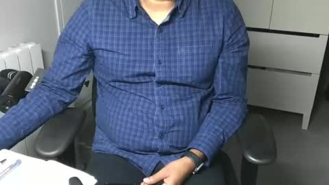 Snapshot of joeshades21 chatting on January 27, 7:03 pm joeshades21 online show from January 27, 7:03 pm