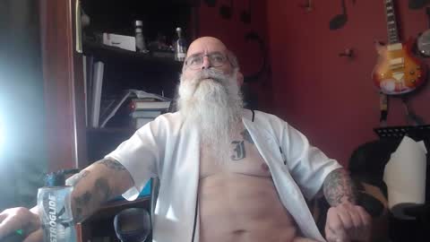 joeyzzz1 online show from April 4, 3:42 pm