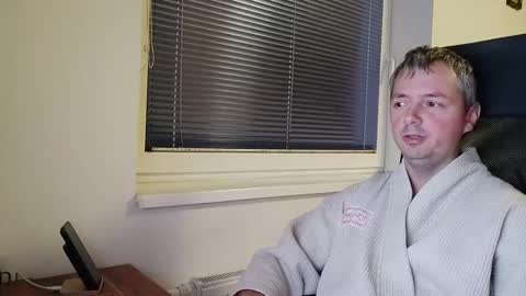 Snapshot of jogger1991 chatting on December 1, 8:09 pm Jogger1991 online show from December 1, 8:09 pm