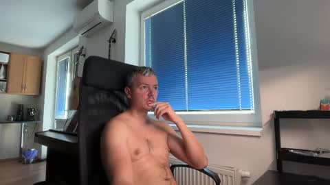 Jogger1991 online show from August 1, 8:02 am