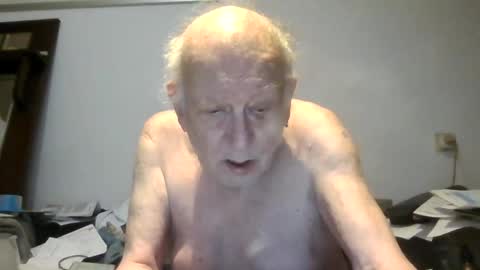 Snapshot of johan1948 chatting on December 8, 3:56 pm Johan online show from December 8, 3:56 pm
