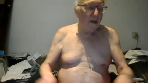 Snapshot of johan1948 chatting on December 19, 2:57 pm Johan online show from December 19, 2:57 pm