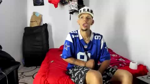 johan_and_antonella online show from March 15, 11:05 am