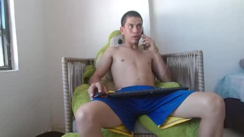 Snapshot of johan_kitten chatting on June 9, 5:35 pm johan online show from June 9, 5:35 pm