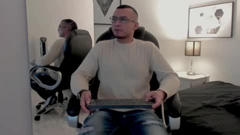 Snapshot of johan_miller1 chatting on December 22, 5:59 am johan online show from December 22, 5:59 am