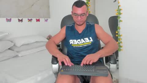 Snapshot of johan_miller1 chatting on December 23, 11:08 am johan online show from December 23, 11:08 am